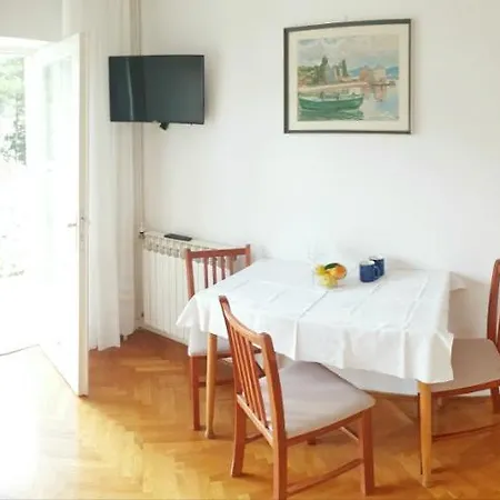 Lucija * Stari Grad (Hvar)