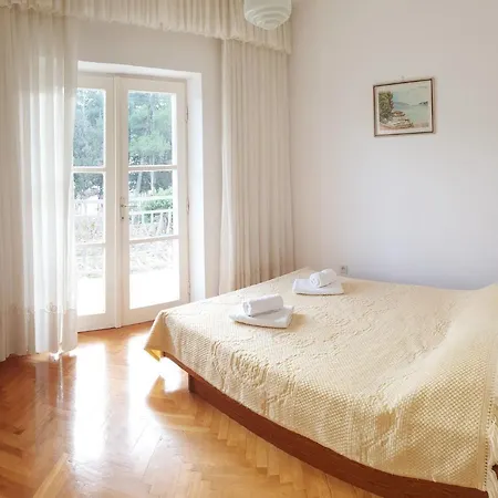 Lucija Stari Grad (Hvar)