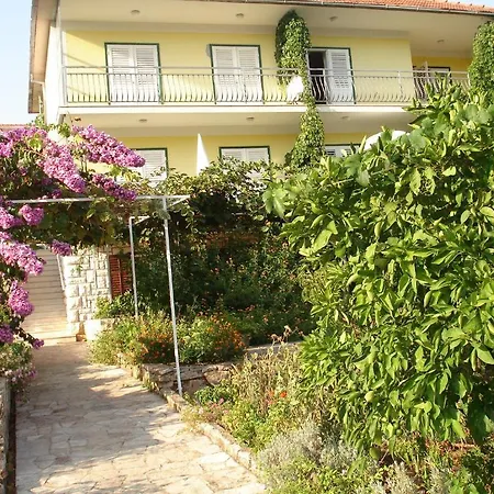 Lucija Apartment