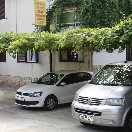 Apartament Lucija *